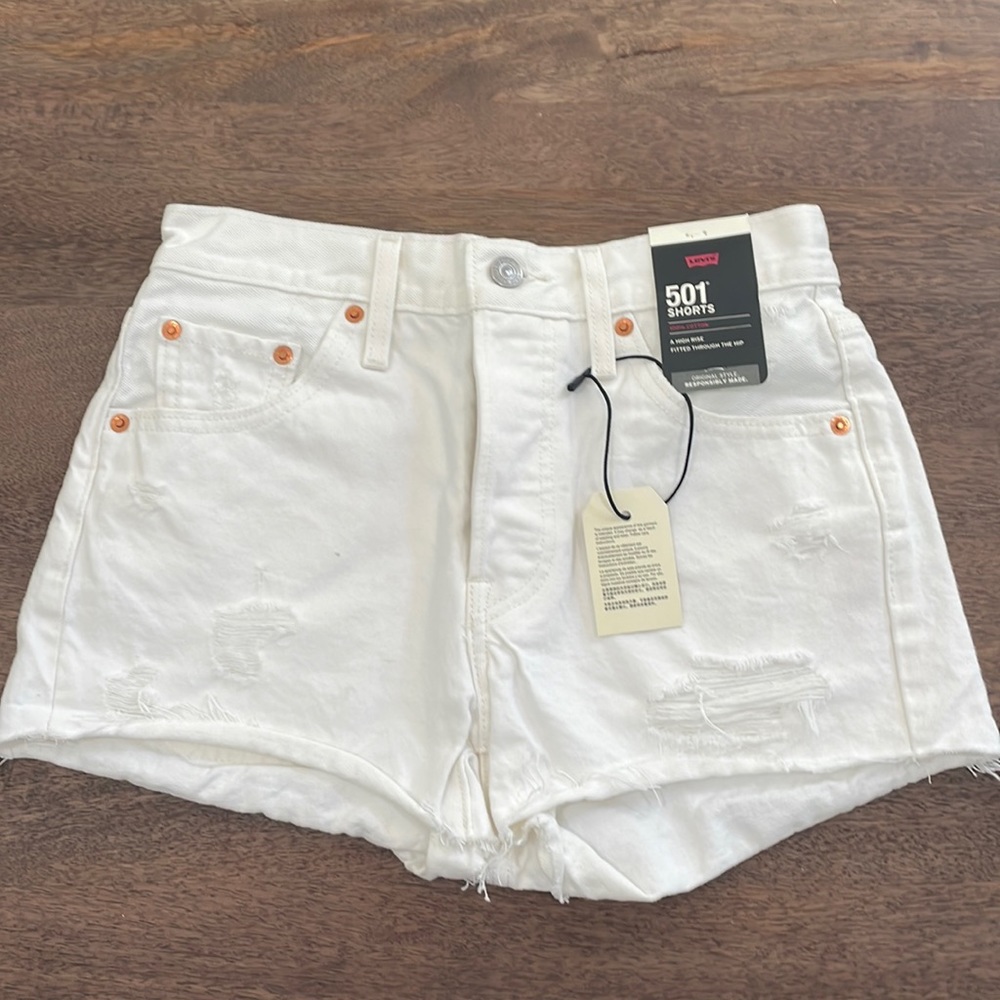 White LEVI’S 501 Shorts - sz 24